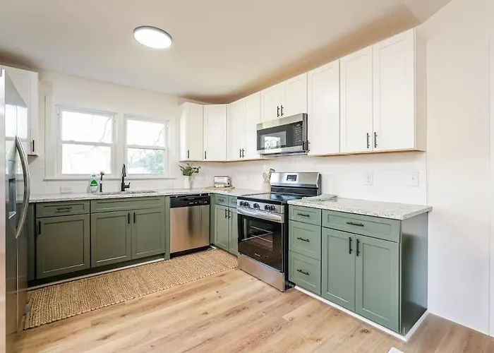 Queens Quarters! 6br 3b Near Atrium Health Wfu Winston-Salem