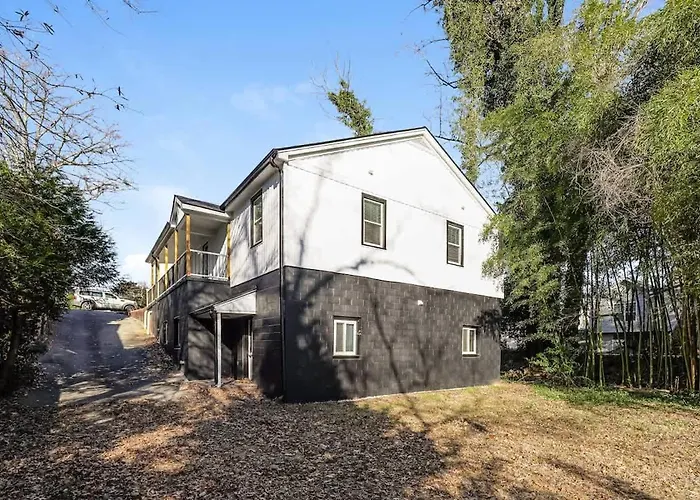 Queens Quarters! 6br 3b Near Atrium Health Wfu
