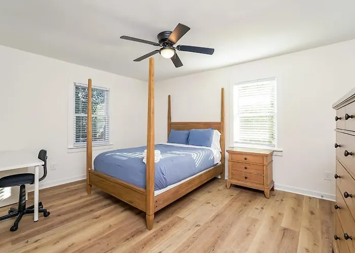 Queens Quarters! 6br 3b Near Atrium Health Wfu Holiday home