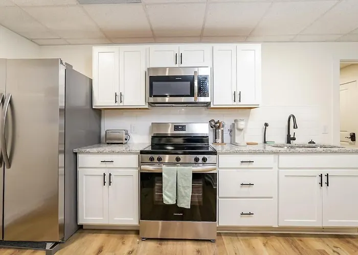 Queens Quarters! 6br 3b Near Atrium Health Wfu *